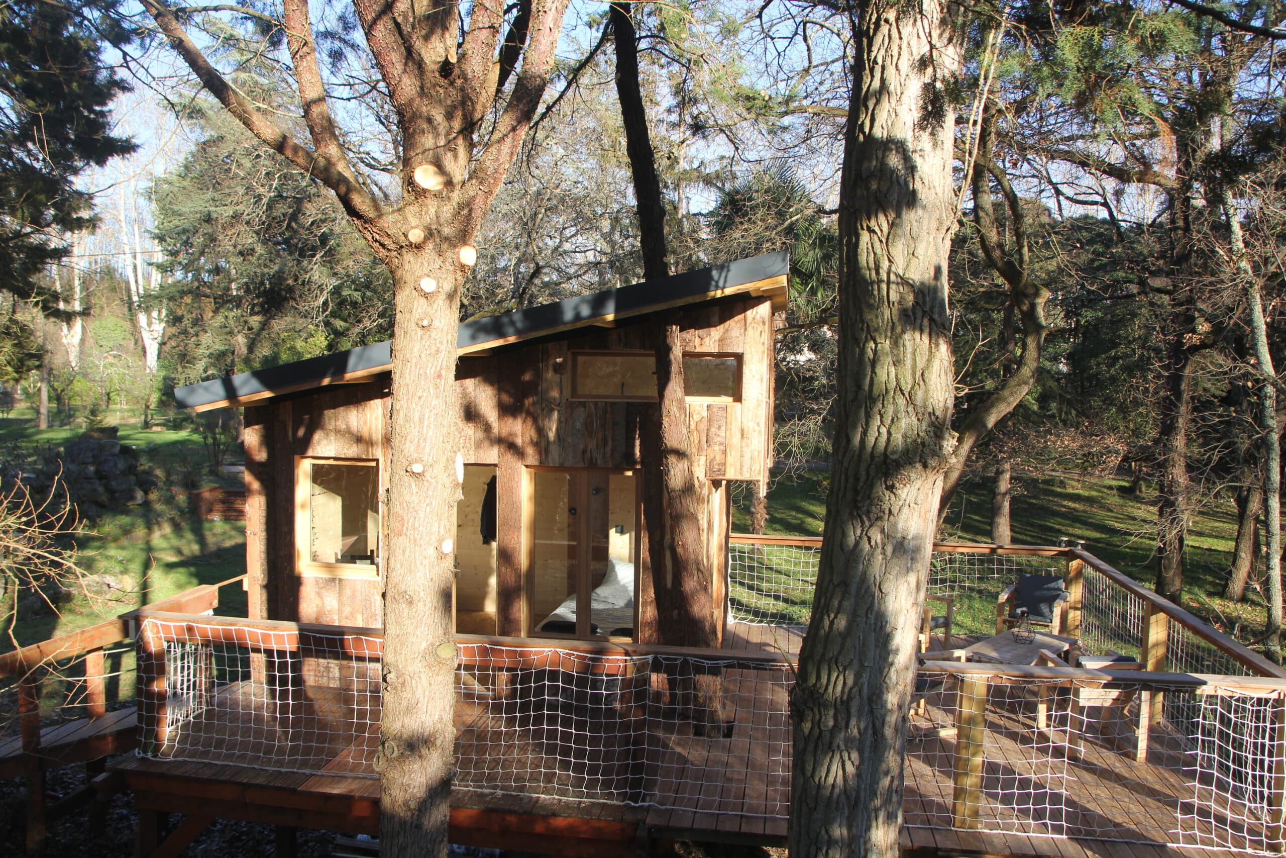 La Cabane Perchée Ô Fil De L'Eau